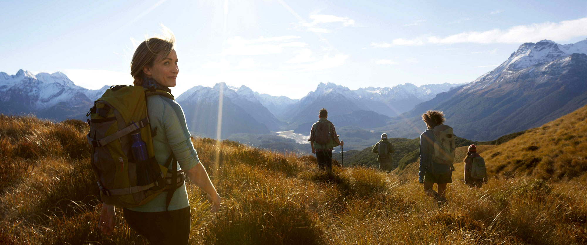 experience-outdoor-hero-1-new-zealand-hiking-queenstown-2000x837.jpg