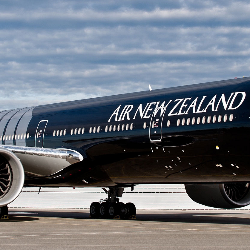 Air New Zealand - black plane exterior