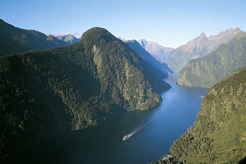 New Zealand Beach Resorts Vacation - Doubtful Sound