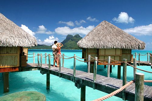 Bora Bora Honeymoons: Beach Resorts and Overwater Bungalow Vacation