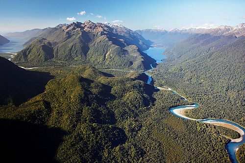 Hollyford Track New Zealand - Hollyford Valley and Lake McKerrow