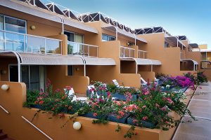 Australia Outback Vacations - Ayers Rock - Sails in the Desert Hotel