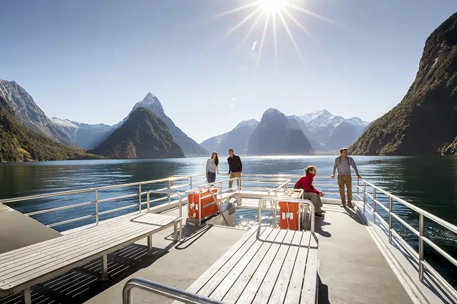 Mountain lake boat tour - Southern Discoveries - Fiordlands, New Zealand